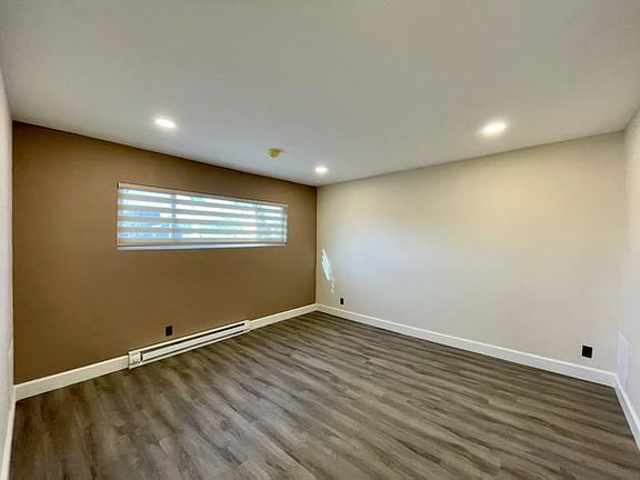3rd image of 2228 20th St APT 6