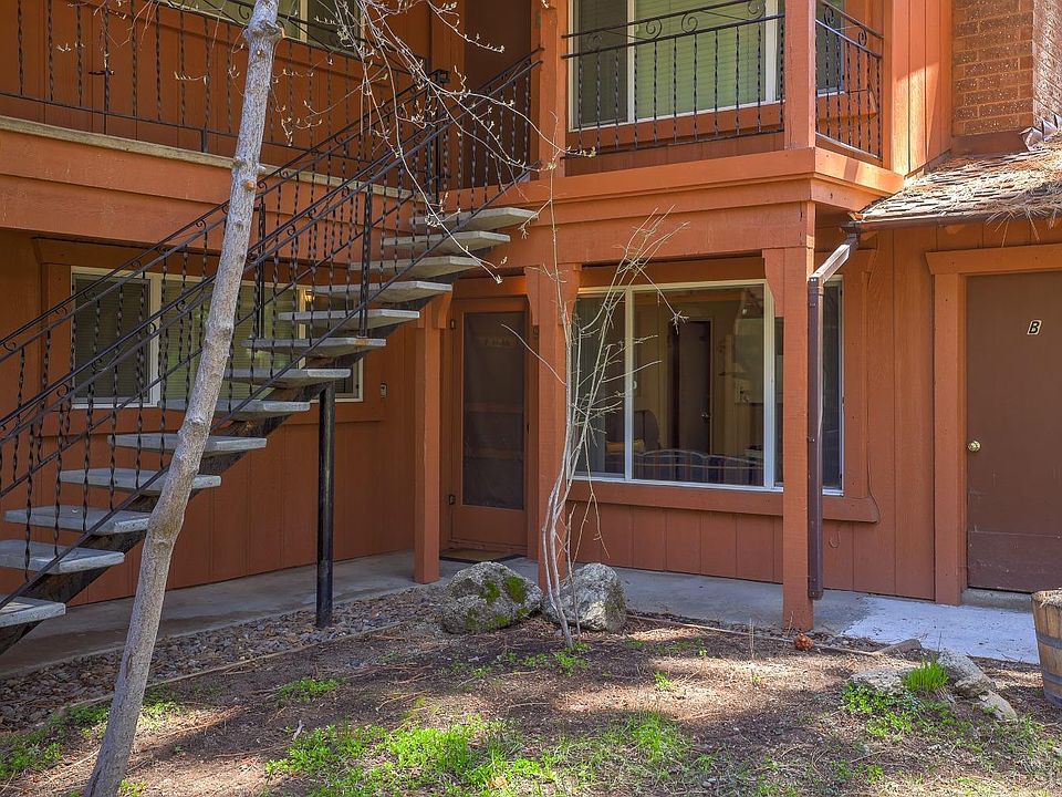 2nd image of 3616 Spruce Ave #9