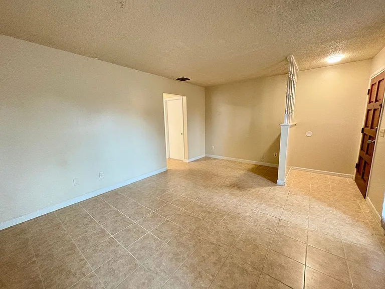 2291 Pipestone Ct — Photo 17