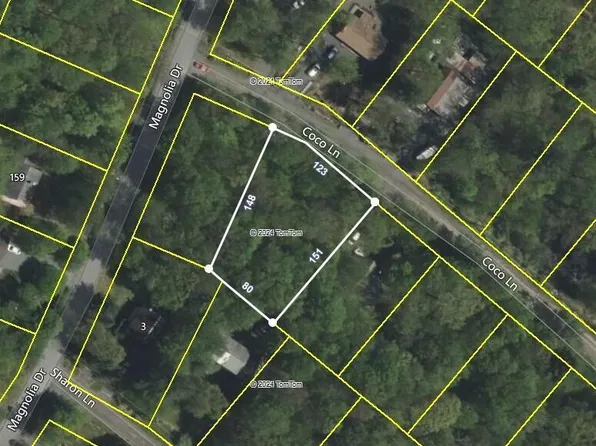 70 Coco Ln, Gouldsboro, PA 18424