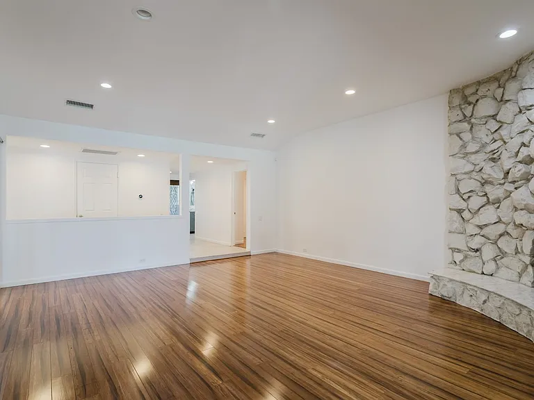 17419 Blackhawk St — Photo 31