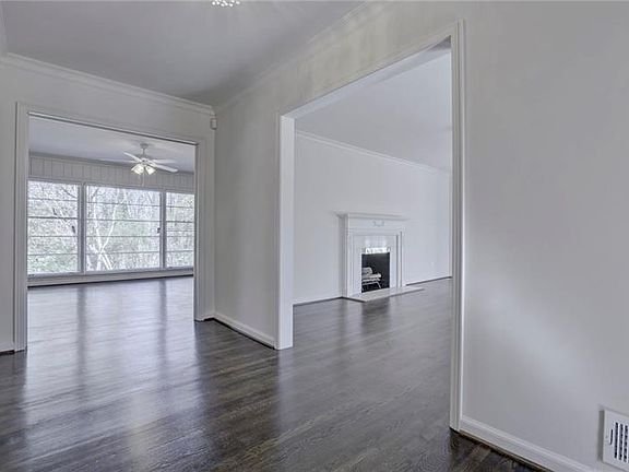 3rd image of 1195 Mount Paran Rd NW