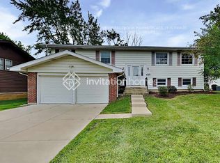 1035 Hassell Rd, Hoffman Estates, IL 60169