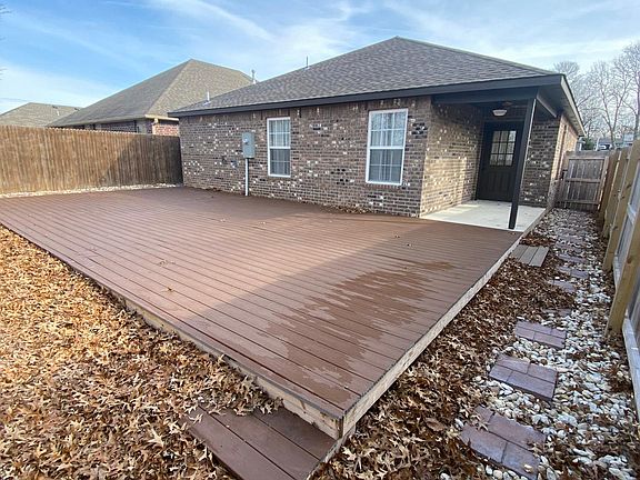 2nd image of 1241 W Lisa Ann Dr