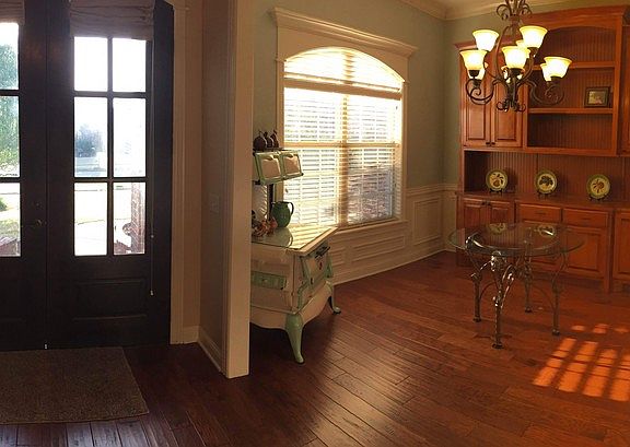 Entryway & Dining Room