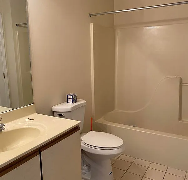 220 Cambridge Ct — Photo 9