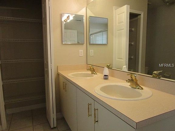 5th image of 2401 Oak Mill Dr