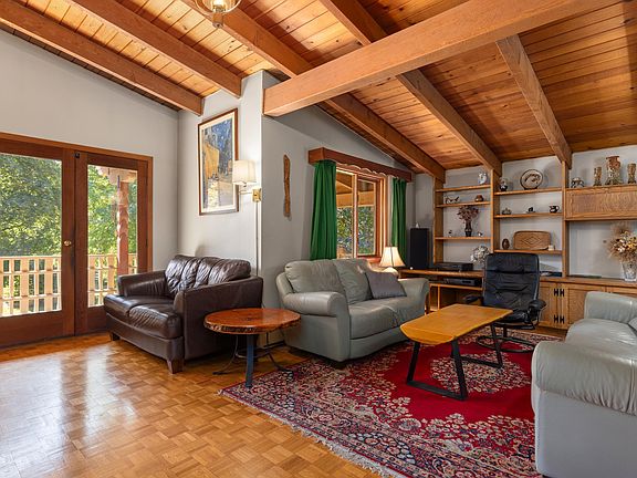 5th image of 7869 Pemberton Meadows Rd
