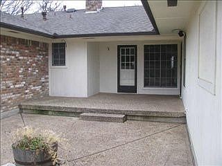 3rd image of 523 Mayfield Ave