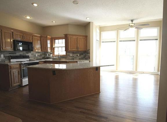 2nd image of 13167 Connell St
