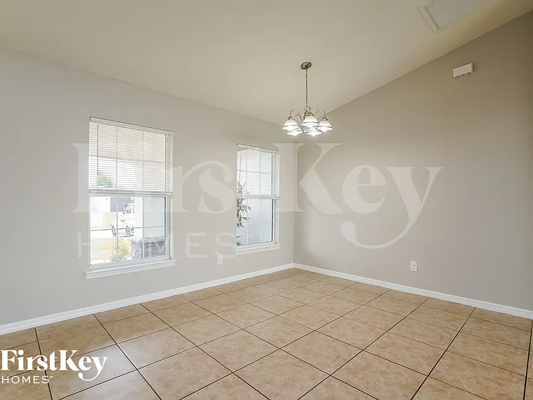3229 NW 1st Ave — Photo 4