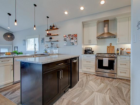 5th image of 230 Woodhill Ln