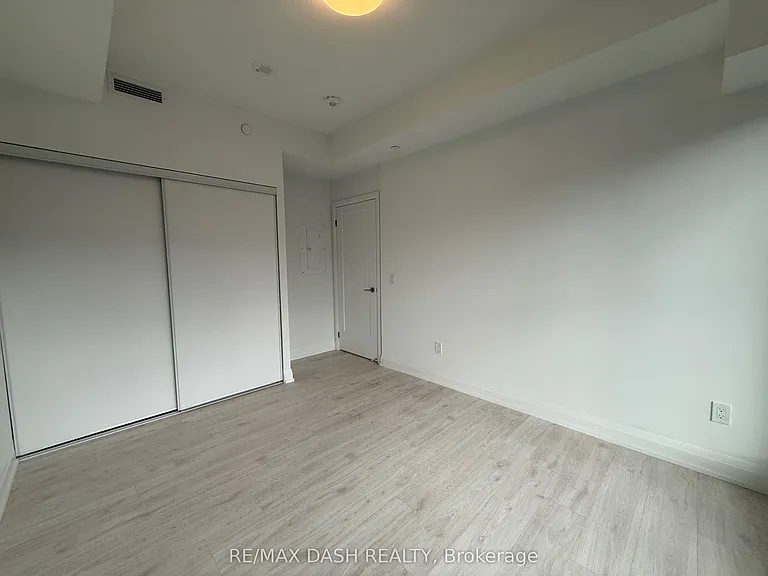 20 Soudan Ave #1907 — Photo 17