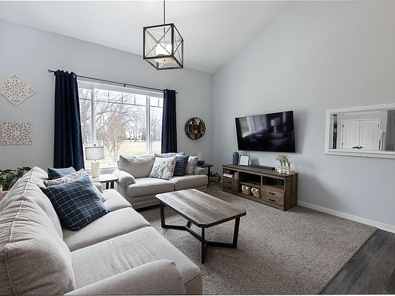4th image of 477 Spring Crest Ln