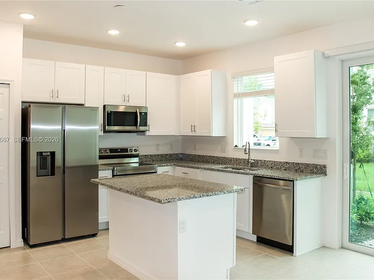 34218 Cinder Way #34218 — Photo 4