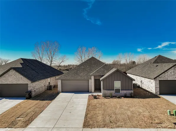 8918 Kiowa Dr, Greenville, TX 75402