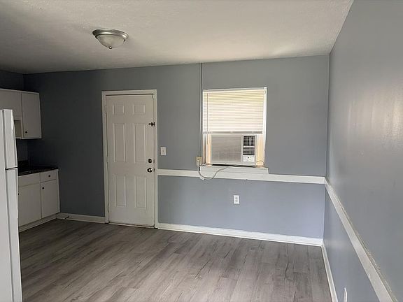 4th image of 410 Beta St APT C