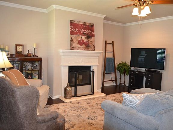4th image of 410 Spyglass Dr