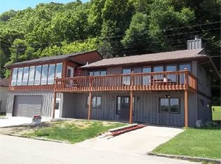 400 1st St, Clayton, IA 52049
