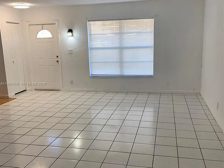 6520 SW 41st St #6520 — Photo 2