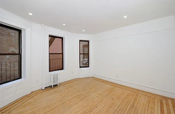 Rented by Aether Property Group | media 9