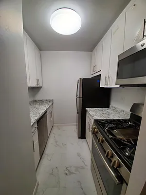 Rented by Luxury Habitat | media 29