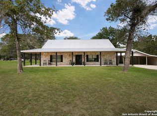 611 Sunshine Mdw, Adkins, TX 78101