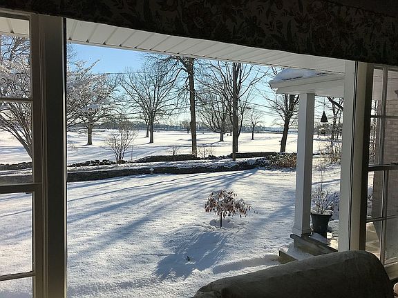 Winter - golf course / water