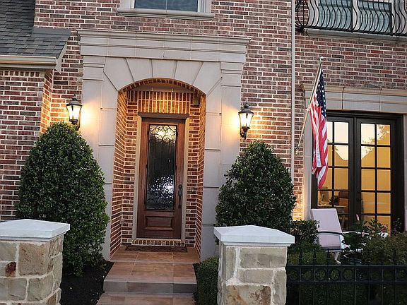 2nd image of 419 Palladian Blvd