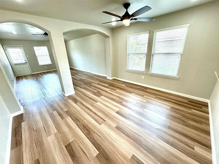 1812 Arbordale Way — Photo 4