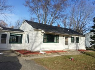 15620 W Mark Dr, New Berlin, WI 53151