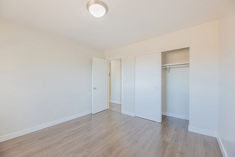 Edmonton Apartment for rent - 2 Bedrooms — photo 15