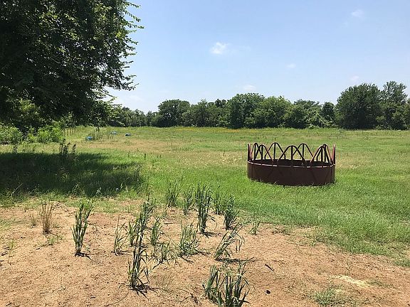 3rd image of 6181 N Highway 281