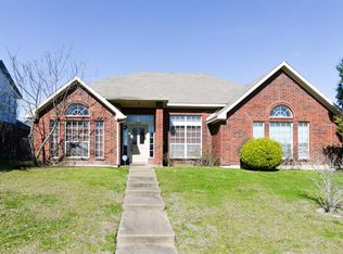 809 Windy Meadow Dr, Desoto, TX 75115