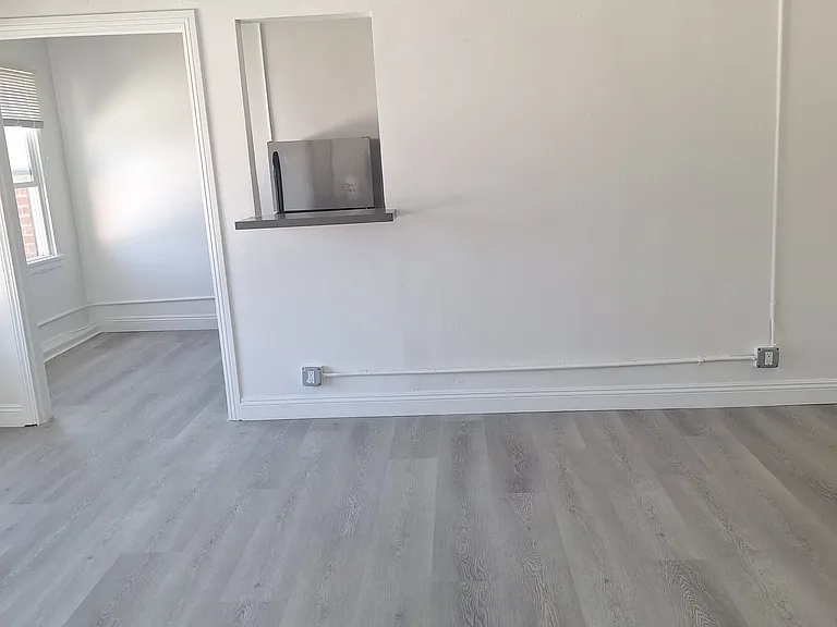 Manhattan Place — Photo 18