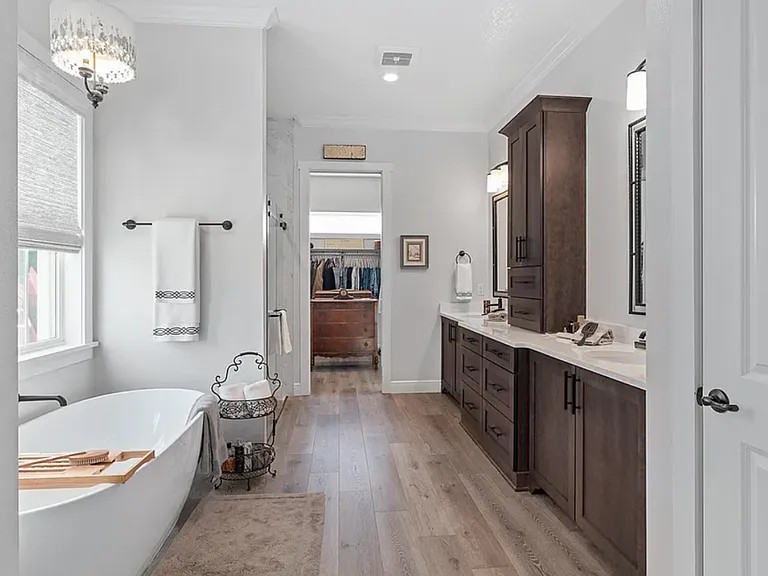 622 W 11th Ave — Photo 24