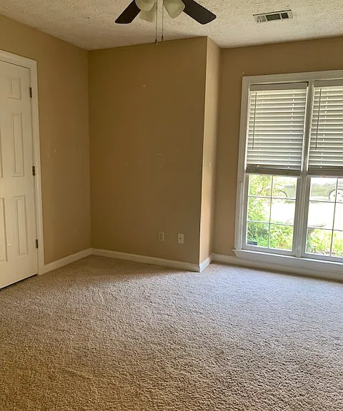 700 Hunters Creek Ln — Photo 13