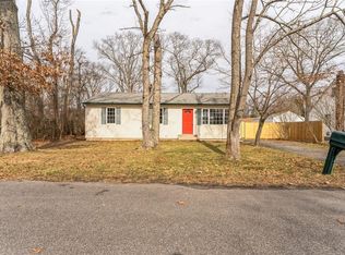 5 Pine Rd, Middle Island, NY 11953