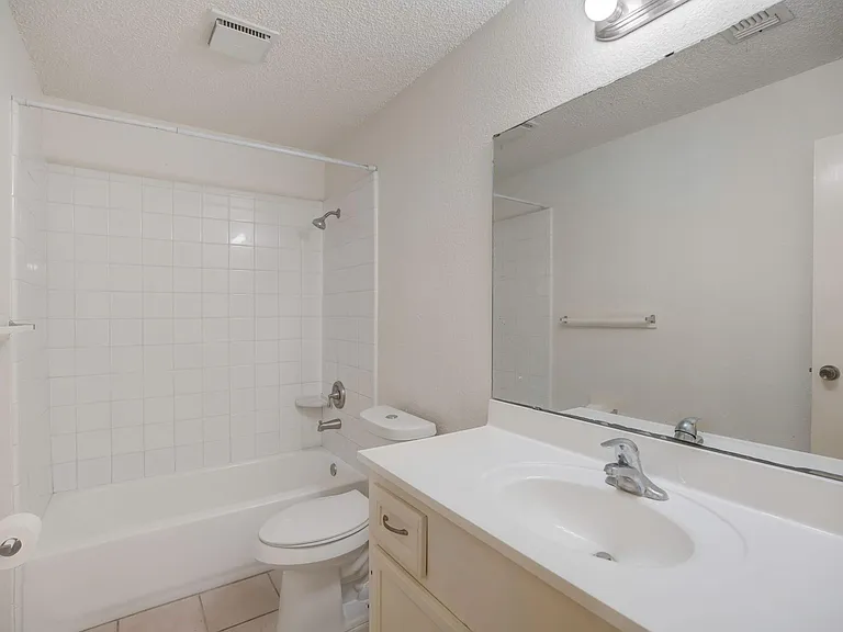 12718 Panay Dr — Photo 21