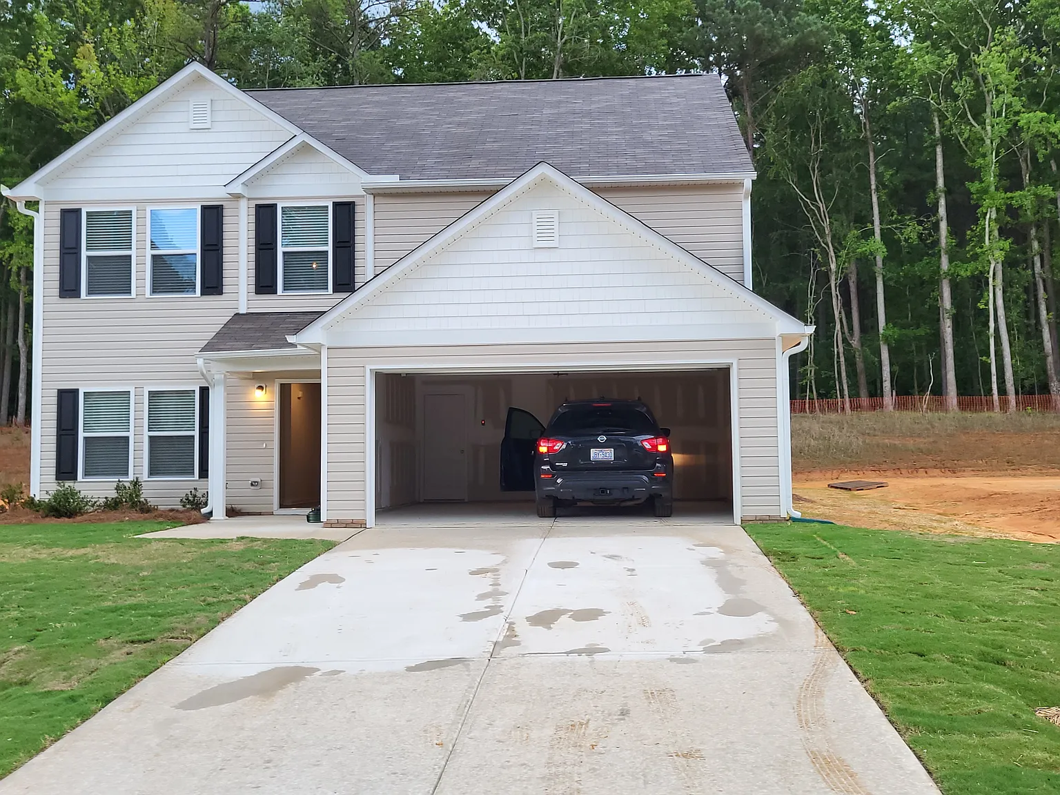 5 bed, 2217 sqft, $2,244 — Photo 1