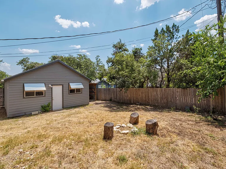 902 Presa Arriba Rd #B — Photo 8