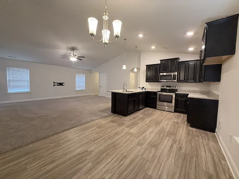 186 Tybee Dr — Photo 4