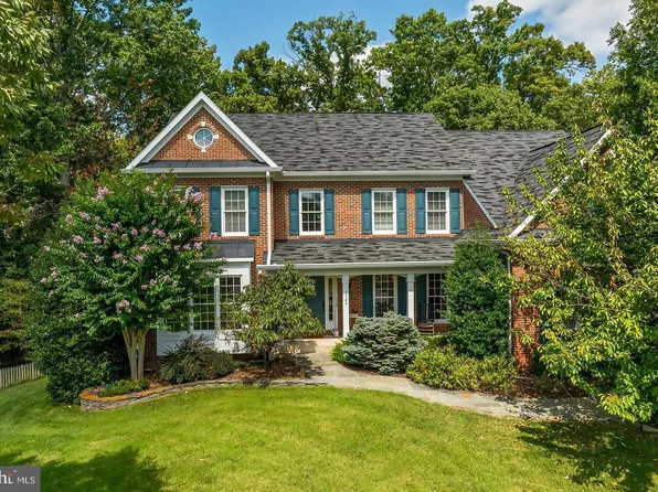 5749 Yewing Way, Gainesville, VA 20155
