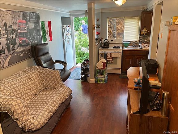 4th image of 12 N Goodwin Ave #3