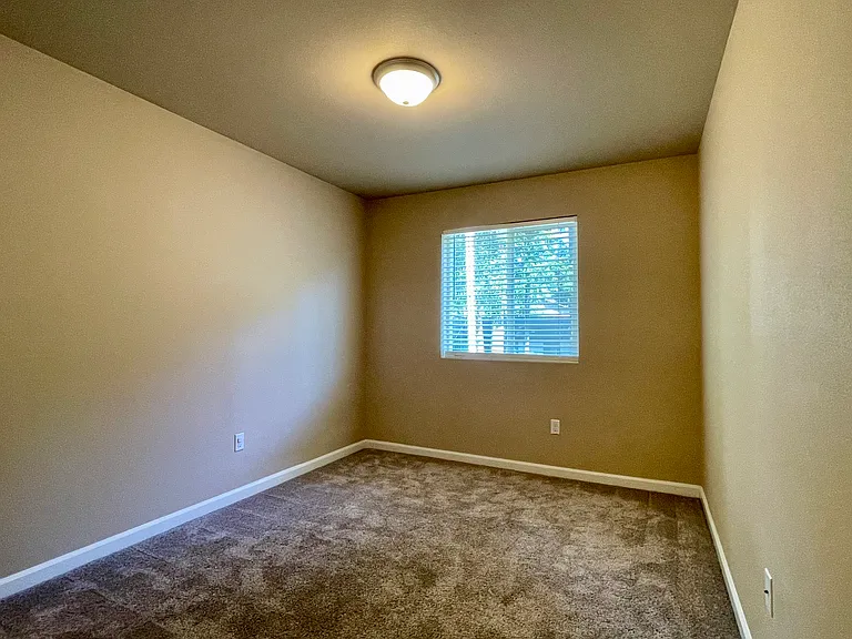 102 Alpha Ln — Photo 13