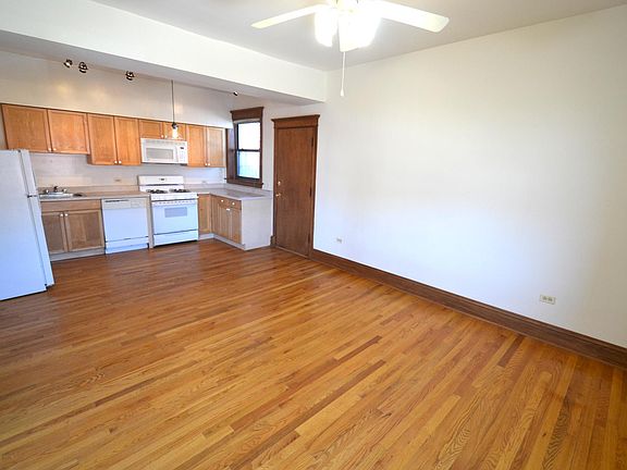 5th image of 3124 N California Ave #2