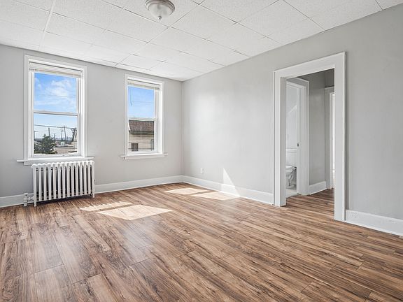 2nd image of 90 Miller St APT 3