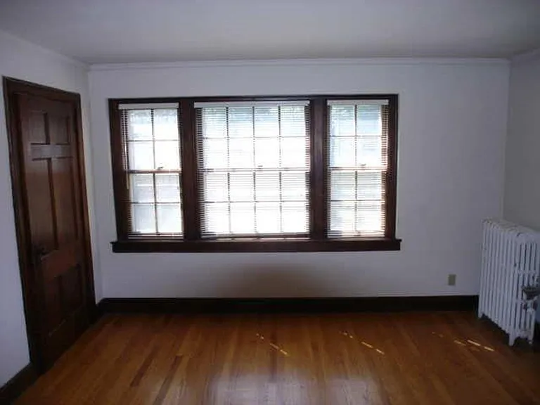 2206 Kendall Ave — Photo 4