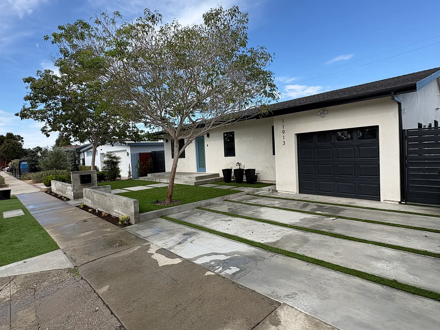 11913 Weir St — Photo 3