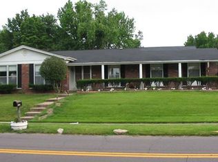 12042 Villa Dorado Dr, Saint Louis, MO 63146